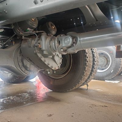 大容量ディーゼル 371HP6 * 4 HOWO 30 トン マニュアルダンプトラック 輸送車両