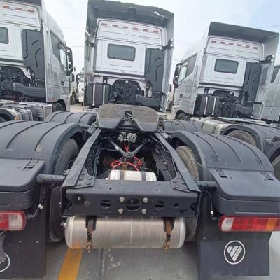600Lの燃料タンクとエアサスペンションドライバーシート