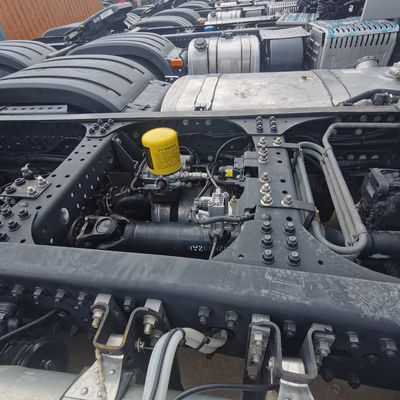 タイヤ認証 ECE シノトラック 400HP エンジン 空気懸垂 ドライバーシート 半トレーラー部品