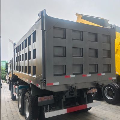 ディーゼル重用トラック HOWO371HP 10輪30トンのロードカーまたはRhd 手動ダンプトラック 輸送車両