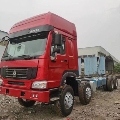 11.6mX2.55mX3.96m ハオウ 輪胎と400-600Lの燃料タンク容量を持つ中古商用バン