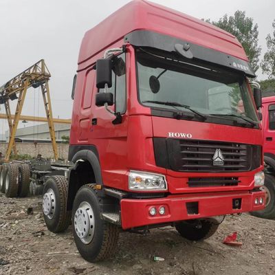 11.6mX2.55mX3.96m ハオウ 輪胎と400-600Lの燃料タンク容量を持つ中古商用バン