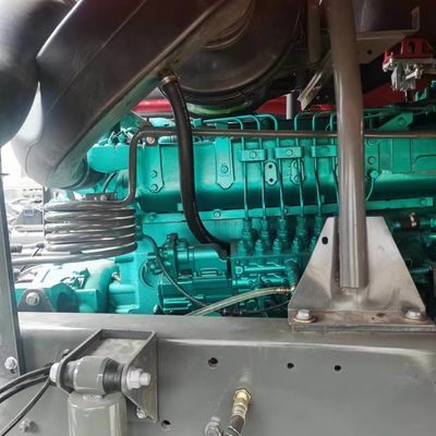 11.6mX2.55mX3.96m ハオウ 輪胎と400-600Lの燃料タンク容量を持つ中古商用バン