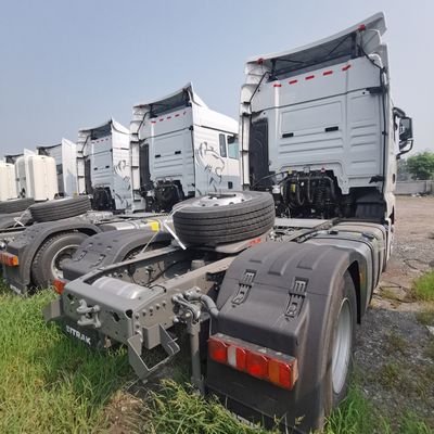 600Lの燃料タンクとアメリカ通貨のセット