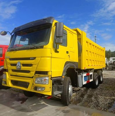 シノトラック・シャシ 中古 ダンピング・トラック 輸送車 自動ダンピング・トラック タイヤ付き