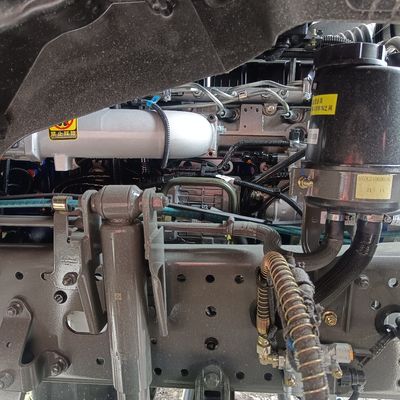 ZZ4257N3247E1H ディーゼルトラック 座席と1000Lの燃料タンク