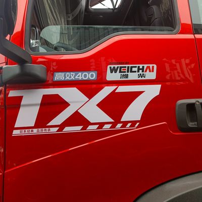 6880.000kg 重荷ディーゼル トラクター トラック 空気懸垂座席と1000Lの燃料タンク