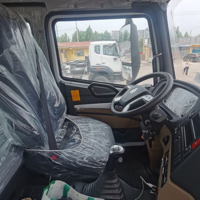 4×2駆動ホイールエアサスペンションシートと400Lの燃料タンク