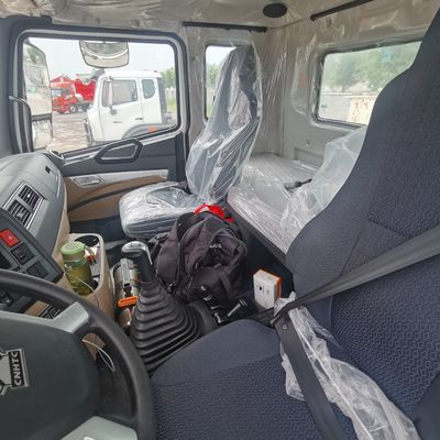 半トレーラーを牽引する広々とした重荷用シノトラックの馬力 351-450hp