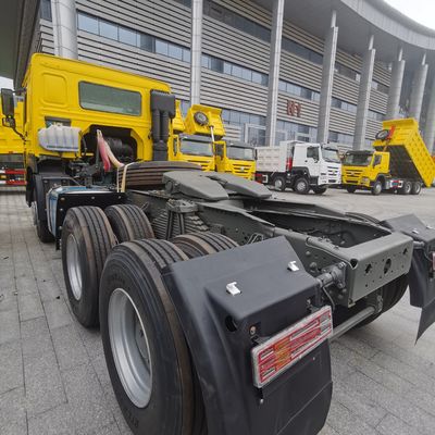 経済的なトラック トラクター HOWO 371HOWO 1000Lの燃料タンクを持つディーゼルトラクター ZZ4257N3247E1H