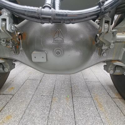 空気懸垂座席 400Lの燃料タンクと31-40tの負荷容量を持つディーゼルトラック