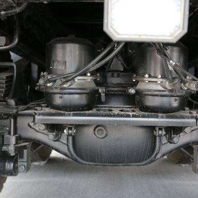 320HP Shacman 8X4 ハイドロリックステアリングとタイヤ付き オーダーメイド要求