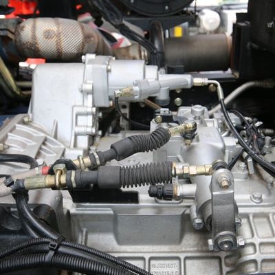 シャックマン 8X4 中古トラック ベイベン V3 320 HP ハイドロリックステアリング 自動ダンピング 通貨 US