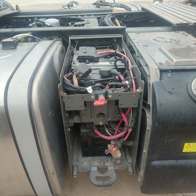 牽引エンジン容量 &gt; 8L,重用用用用用用用用用用空中吊り座席付きのトレーラートラック