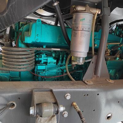 ハイドロリックステアリングと371HP-375HPのユーロ2ディーゼルエンジン
