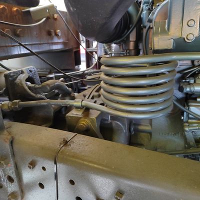 ハイドロリックステアリングと371HP-375HPのユーロ2ディーゼルエンジン