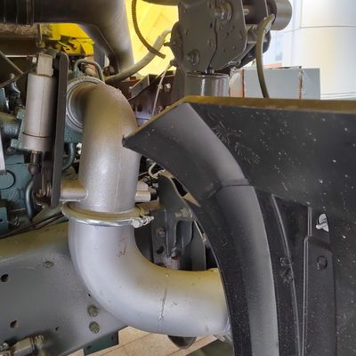 ハイドロリックステアリングと371HP-375HPのユーロ2ディーゼルエンジン