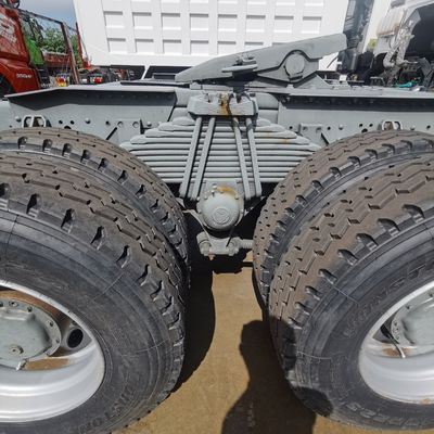 ISO認定6×4駆動車用 400Lの燃料タンク容量を持つディーゼル用関節式トラック