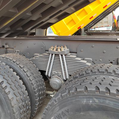 貨物用手動トランスミッションと水力方向車付きの中古シノトラクN7 6X4ダンプトラック