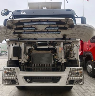 30t 荷重輸送 HOWO 371HP 高馬力ディーゼルエンジンを持つ自転ダンピングトラック