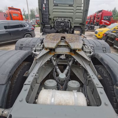 重力 480HP エンジンと 1000L 燃料タンク トラクター トラック