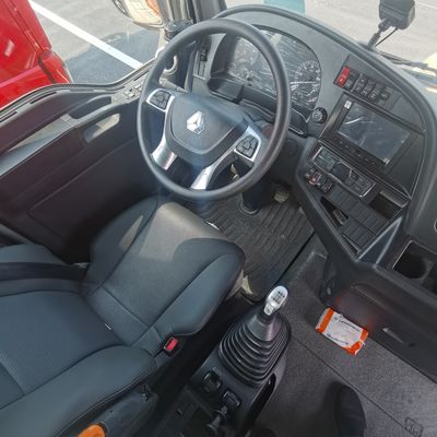 480HP Sinotruck トラクタートラック 牽引用 半トレーラー 空中懸垂座席を含む