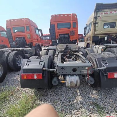 輸送コスト 中古重型シノトラック HOWO 6X4 トラクタートラック