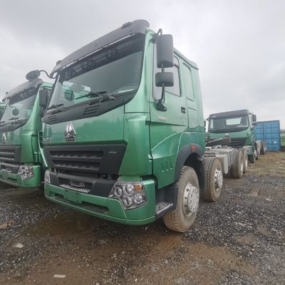 400-600Lの燃料タンク輸送バン 販売後サービス 11.6mX2.55mX3.96mサイズ