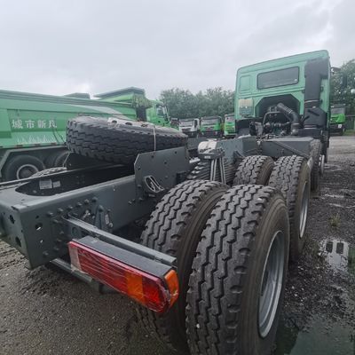400-600Lの燃料タンク輸送バン 販売後サービス 11.6mX2.55mX3.96mサイズ