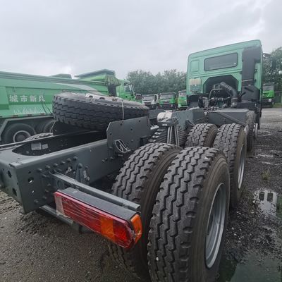 耐久性タイヤと400-600Lの燃料タンク