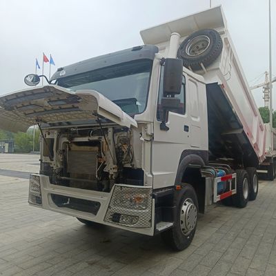 シノトルク・シャシー 371HP エンジンとエアコンのキャビンを備えた中古のダンプトラック