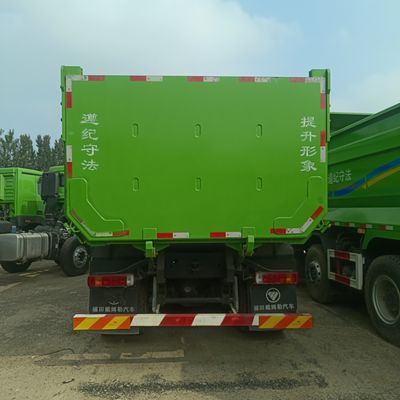 空気懸垂座席と600Lの燃料タンク フォトン8X4 遠距離移動用のティッパー