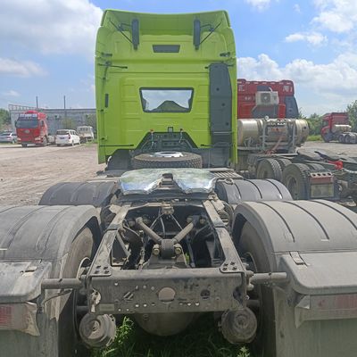 ZZ4257N3247E1H 6.8x2.5x3.8m FAW ジーファング J6p420HP ディーゼル 6X4 トラクター 輸送車