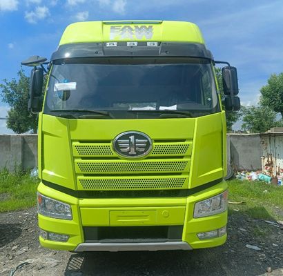 31-40t 負荷容量 FAW ジーファング J6p420HP ディーゼル 6X4 トラクター 座席の空気懸垂