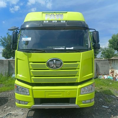 1000Lの燃料タンクユーロ5重型ディーゼルトラクタートラック J6p420HP