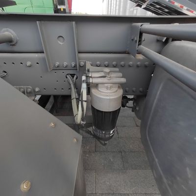 ハイバリフトと8X4炭素鋼貨物箱付きのユーロ5重用HOWO鉱山ダンプトラック