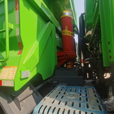手動トランスミッションタイプ 空気懸垂と400Lの燃料タンク容量を持つ二用ダンプトラック