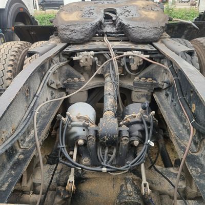 炭素鋼貨物箱素材 430HP シノトルク・シャシー付きのベイベン重用車