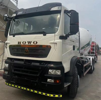 シノトルク 30トンのペイロードアプリケーションに使用される水力ステアリングコンクリートミキサー・シャシ