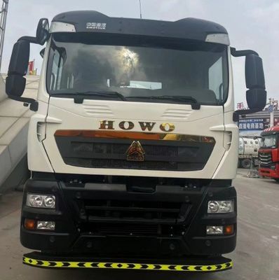 シノトルク 30トンのペイロードアプリケーションに使用される水力ステアリングコンクリートミキサー・シャシ