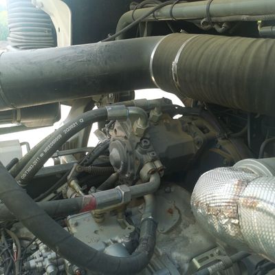 シノトルク 30トンのペイロードアプリケーションに使用される水力ステアリングコンクリートミキサー・シャシ