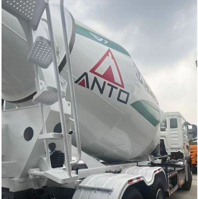 シノトルク 30トンのペイロードアプリケーションに使用される水力ステアリングコンクリートミキサー・シャシ