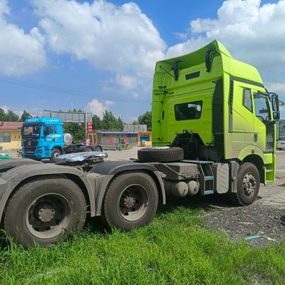 351-450hp Euro 5 FAW Jiefang J6p420HP 600Lの燃料容量を持つディーゼル重用トラック