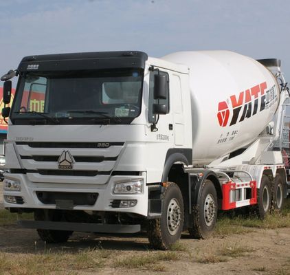 シノトルクセメントミキサートラック 8x4 ドライブモードと重工プロジェクト用タイヤ