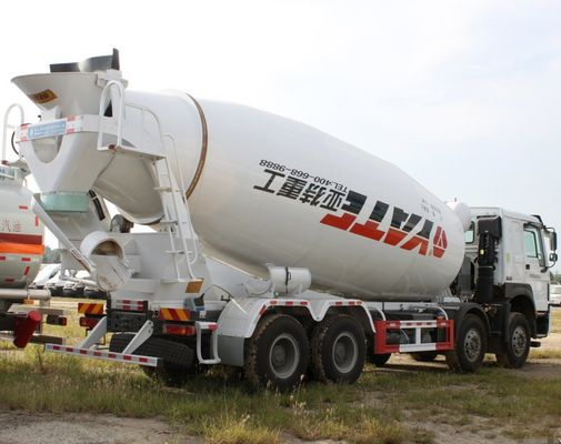 シノトルクセメントミキサートラック 8x4 ドライブモードと重工プロジェクト用タイヤ