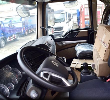 シノトルクセメントミキサートラック 8x4 ドライブモードと重工プロジェクト用タイヤ