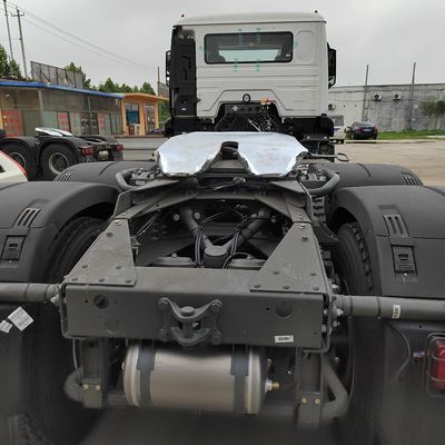 中古のシノトルク トラクター トラック カーボンステール 貨物箱