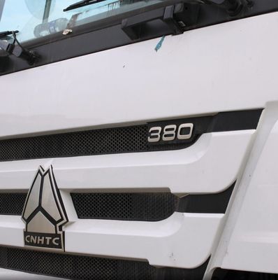 8x4ドライブモード シノトラック・シャシー 水力方向付けとパワーアシスタント付きのセメントミキサー