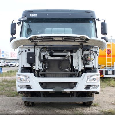 8x4ドライブモード シノトラック・シャシー 水力方向付けとパワーアシスタント付きのセメントミキサー