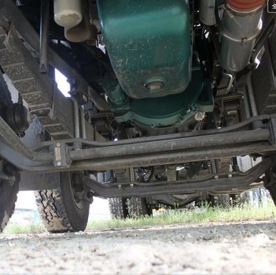 8x4ドライブモード シノトラック・シャシー 水力方向付けとパワーアシスタント付きのセメントミキサー